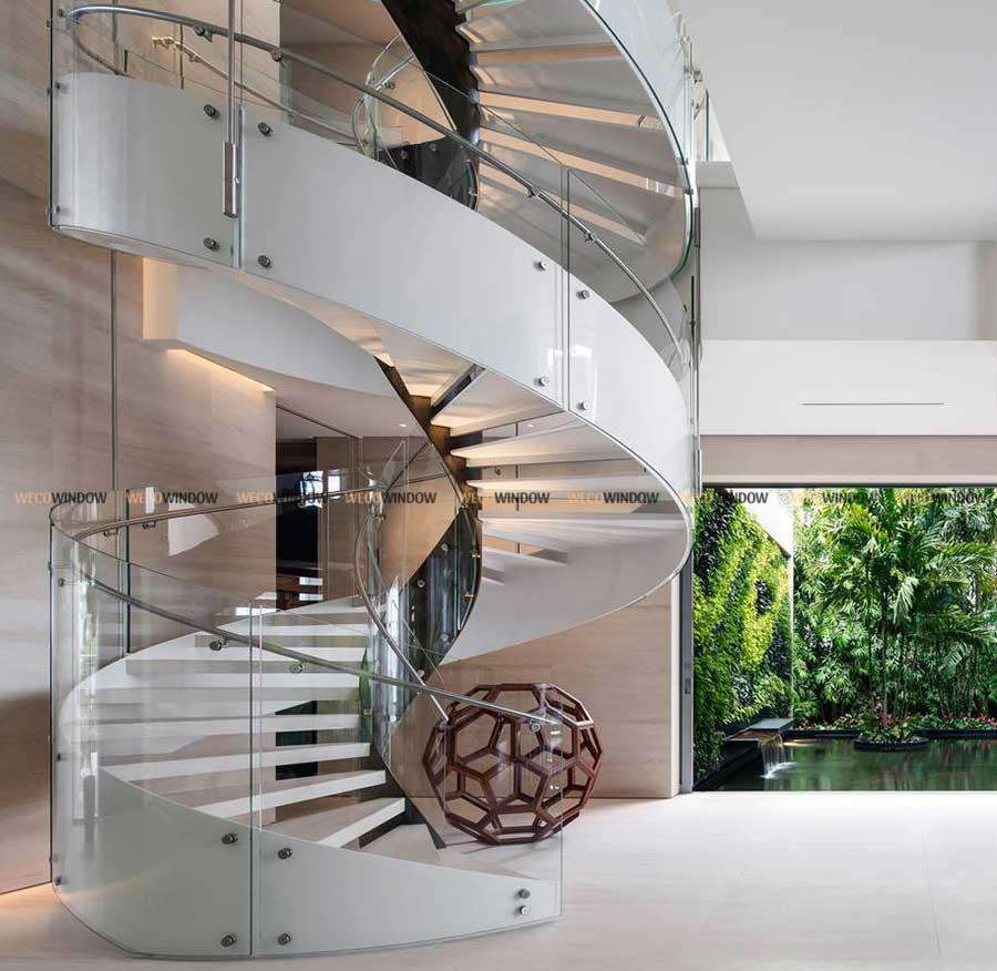 Mẫu cầu thang kính inox đẹp. 
