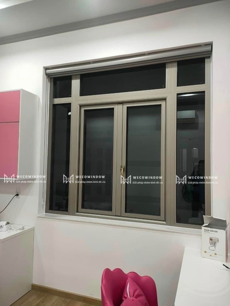 Cửa nhôm kính Maxpro làm tăng vẻ đẹp cho không gian. 