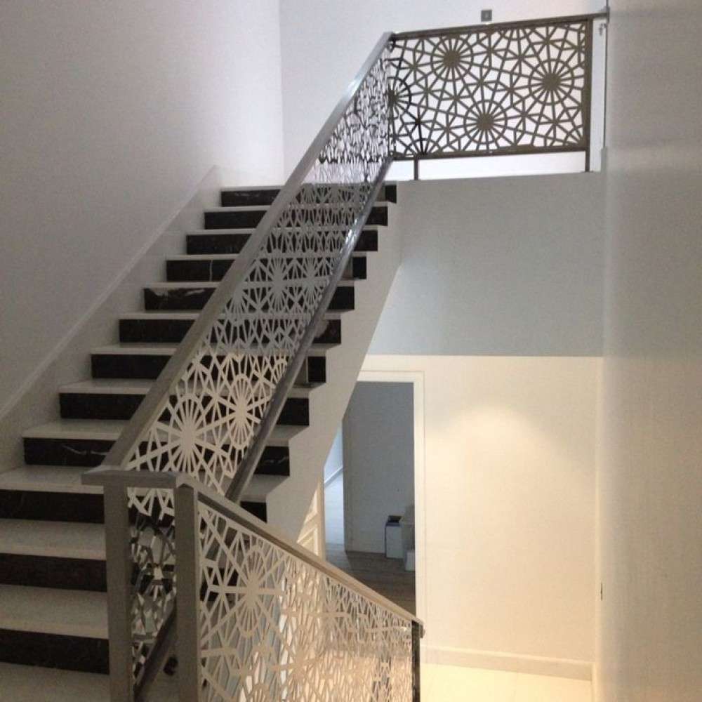 Mẫu lan can CNC sang trọng. 