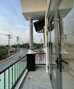 LAN CAN SẮT 8 Wecowindow chuyên lắp đặt các mẫu lan can sắt với giá vô cùng ưu đãi.
