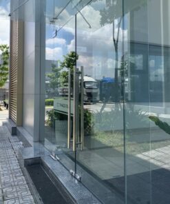Cửa kính bản lề sàn 2 cánh.