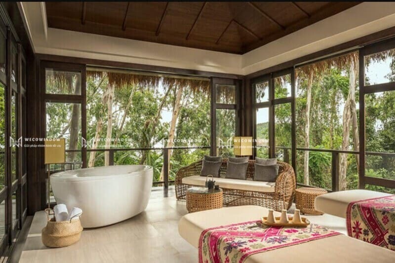Cửa Kính Spa - Tạo Không Gian Thư Giãn Sang Trọng 35 Cửa kính cho phòng spa hiện đại.