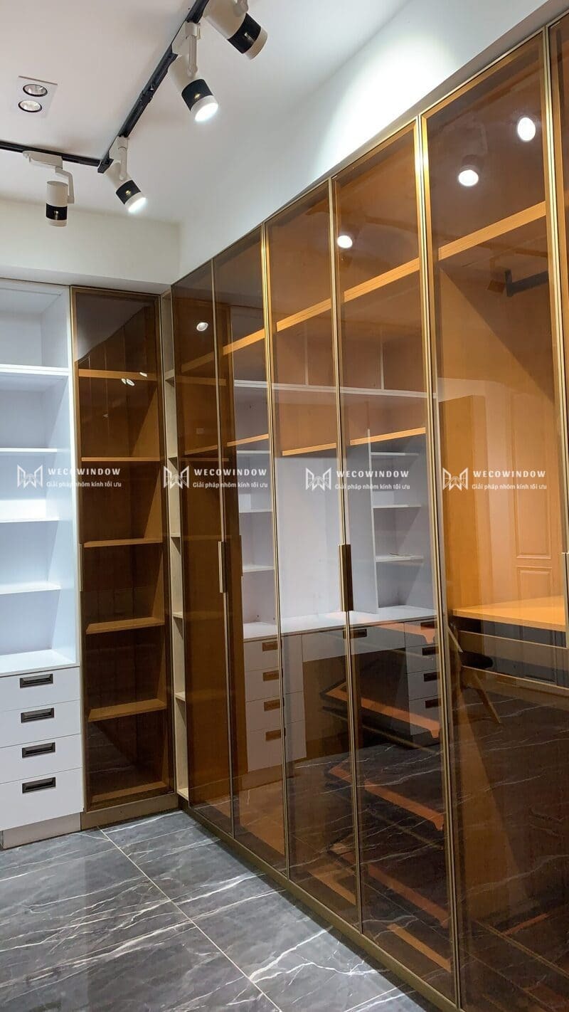 Tủ quần áo nhôm kính: sự lựa chọn hoàn hảo thay thế tủ quần áo nhựa truyền thống 54 Tủ nhôm quần áo kịch trần.