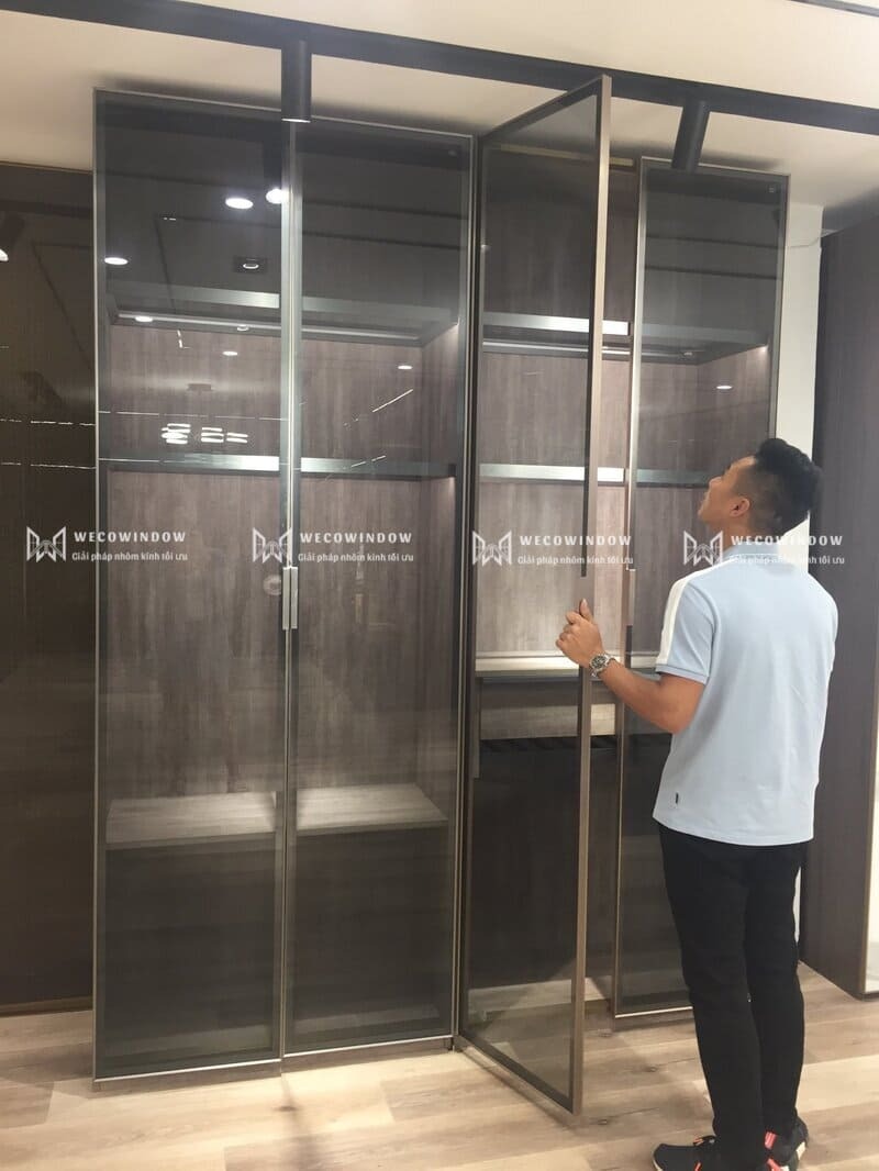 Tủ quần áo nhôm kính: sự lựa chọn hoàn hảo thay thế tủ quần áo nhựa truyền thống 48 Tủ quần áo nhôm kính cho nhà nhỏ.