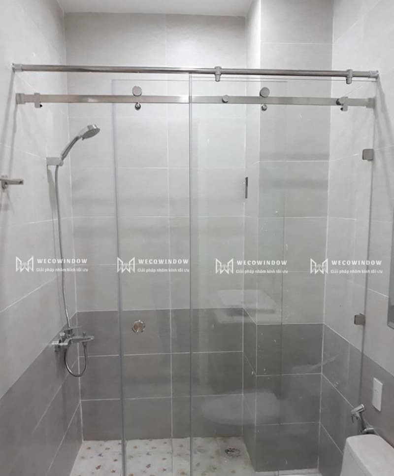 Cửa lùa ray treo phòng tắm kính. 