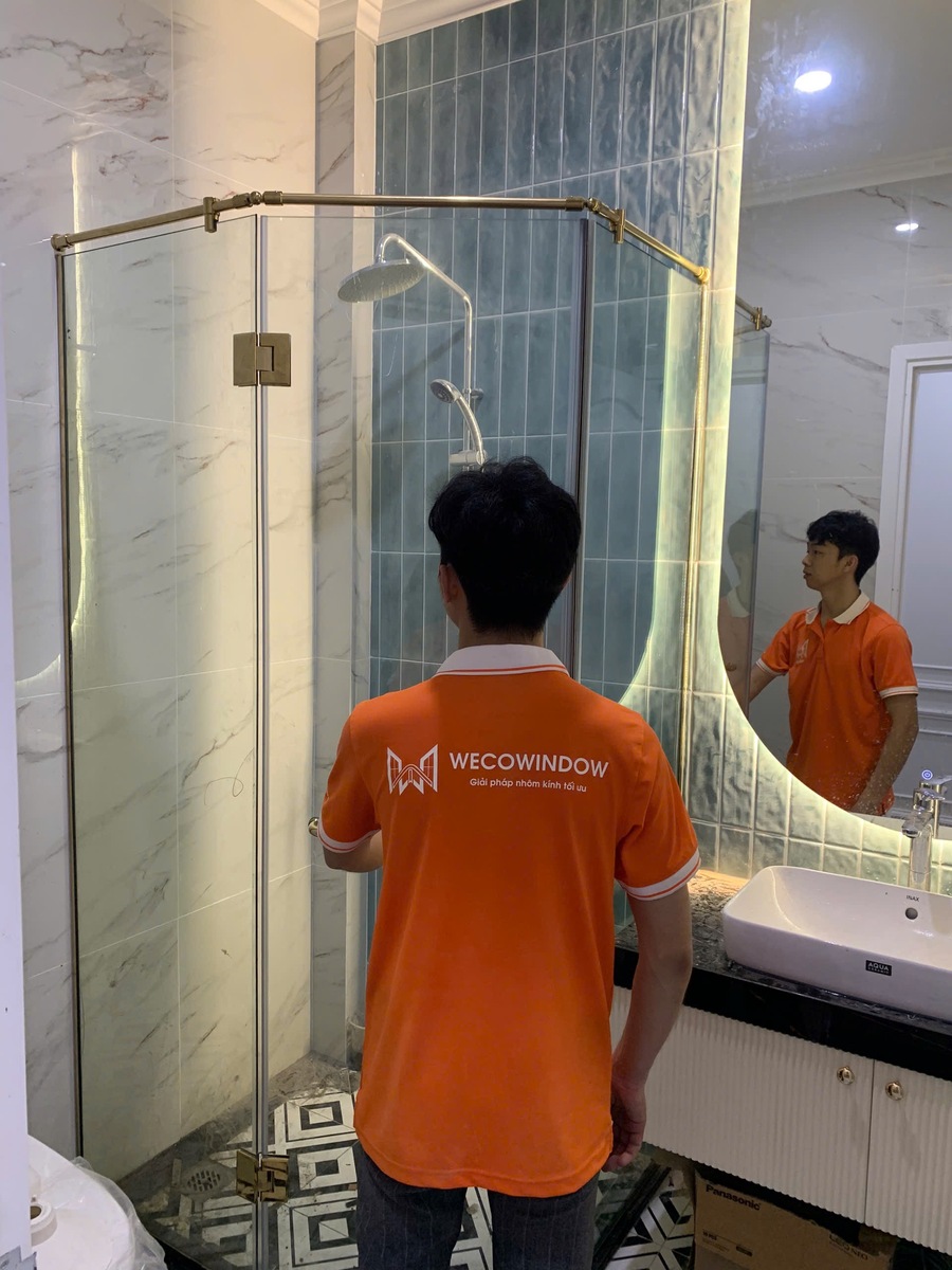Kiếm tra độ hoàn thiện của sản phẩm trước khi bàn giao.