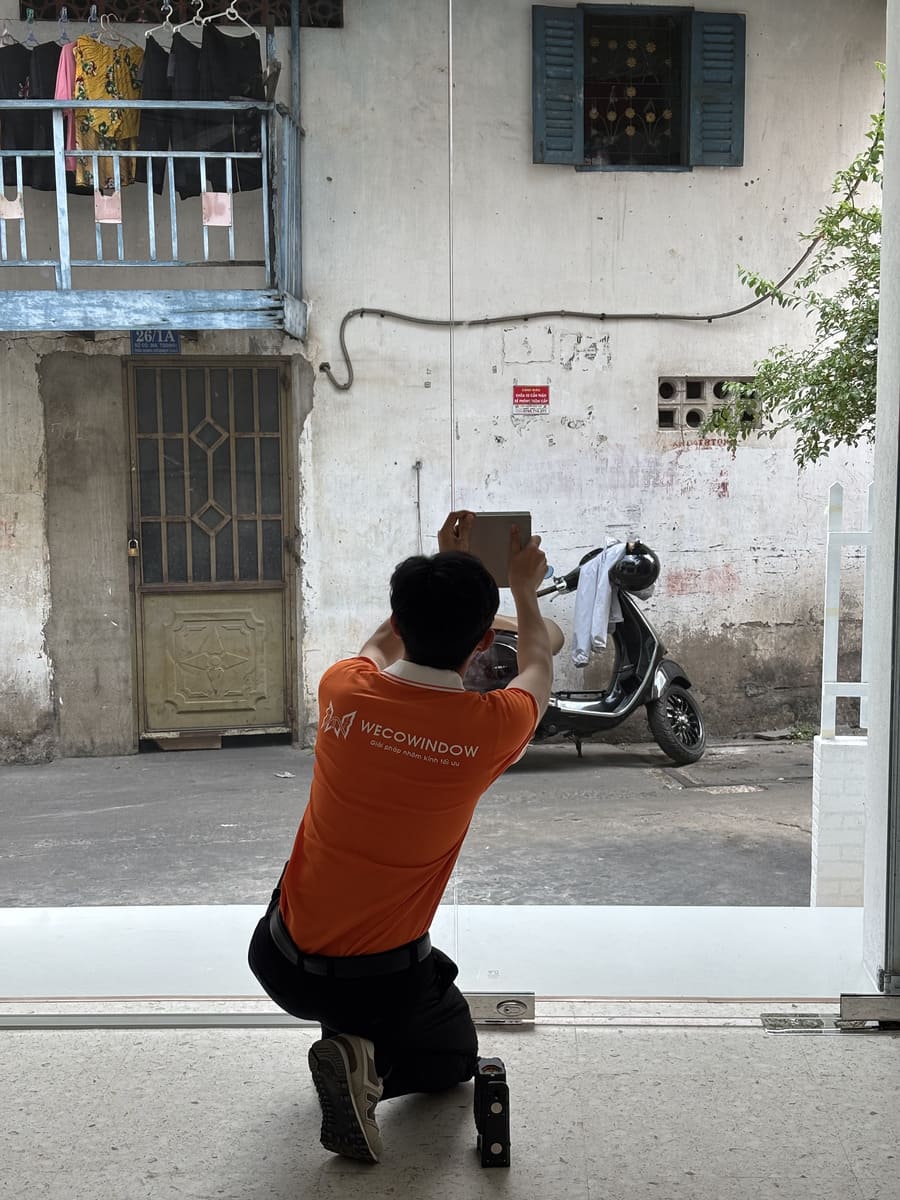 cua kinh ban le san chi tien quan 3 5