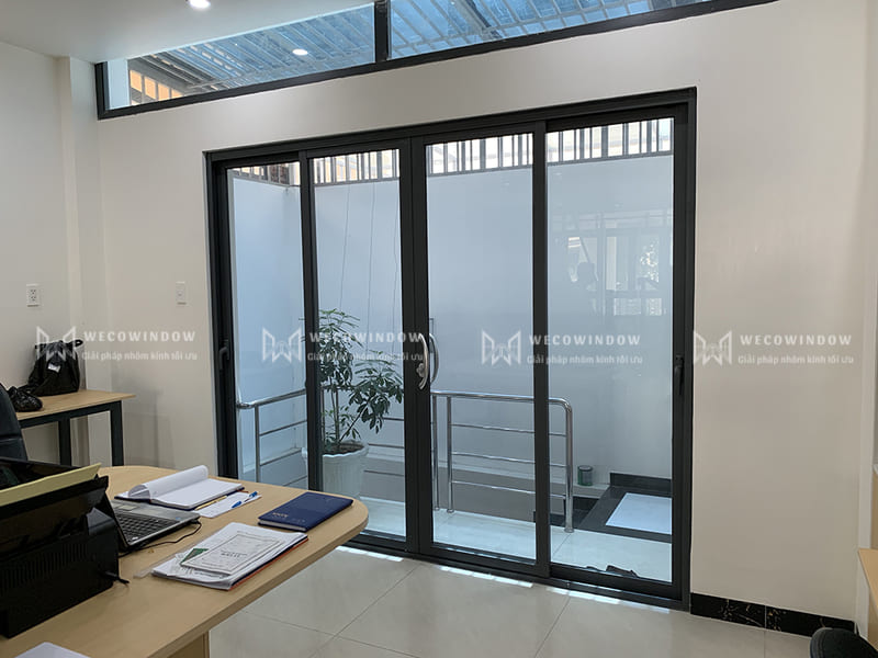 CỬA LÙA NHÔM XINGFA HỆ 93 45 Cửa lùa nhôm Xingfa hệ 93 có độ bền cao.