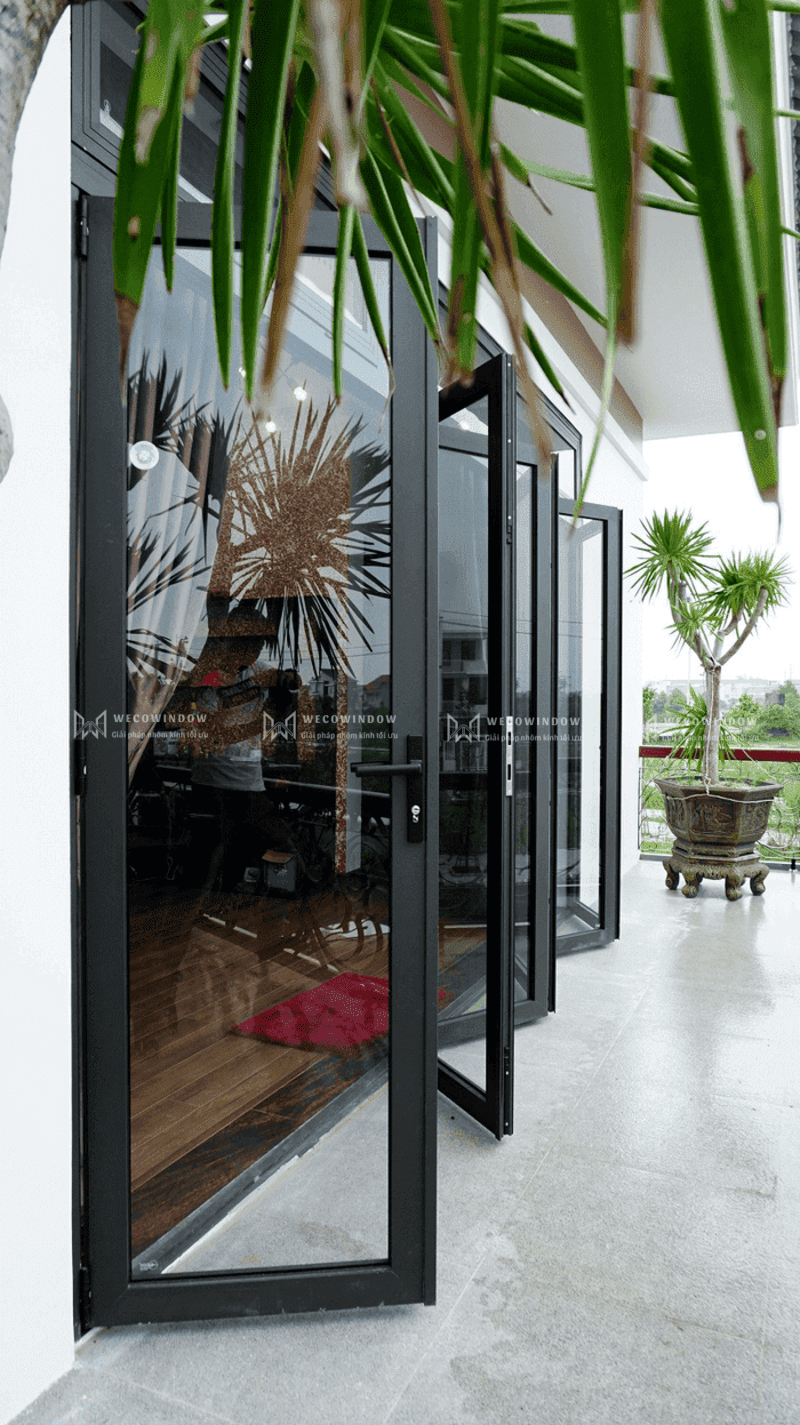 Cửa xếp trượt Xingfa hệ 63. 