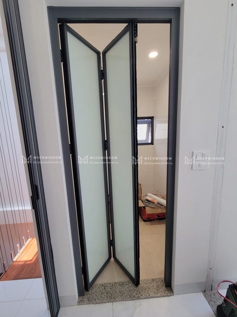 Cửa xếp trượt 2 cánh. 