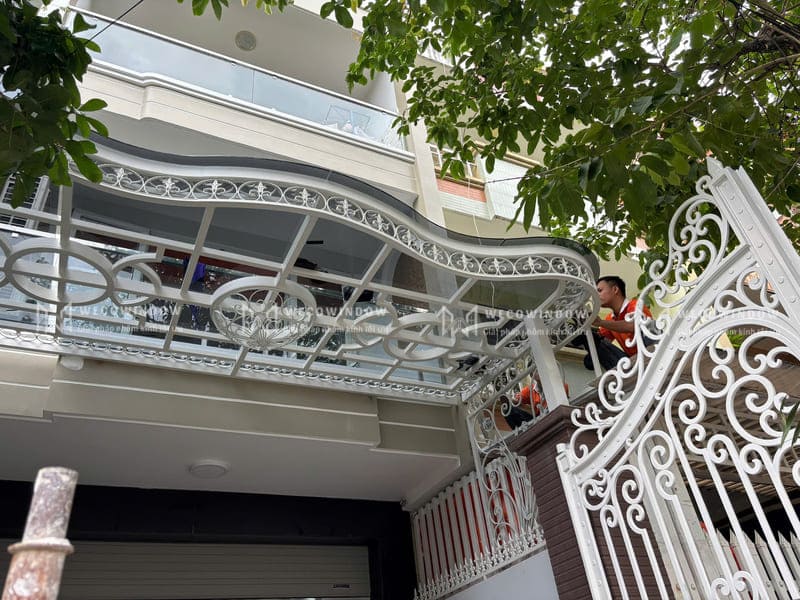 Mái kính sắt với vẻ đẹp thẩm mỹ cao. 