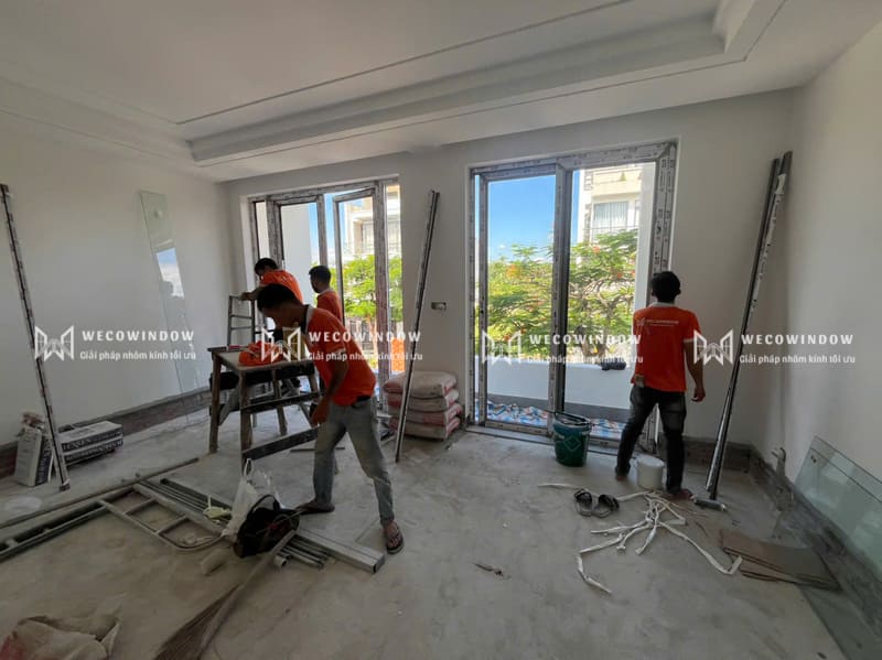 Wecowindow có đội ngũ thi công lành nghề, thi công chuẩn kỹ thuật.