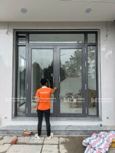 Cửa nhôm Xingfa Việt Nam màu xám ánh kim.