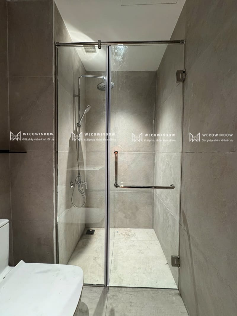 Tùy vào diện tích phòng tắm sẽ chọn độ dày kính khác nhau.