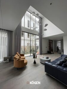 Cửa lùa Slim 138 Kogen có thiết kế siêu mảnh.